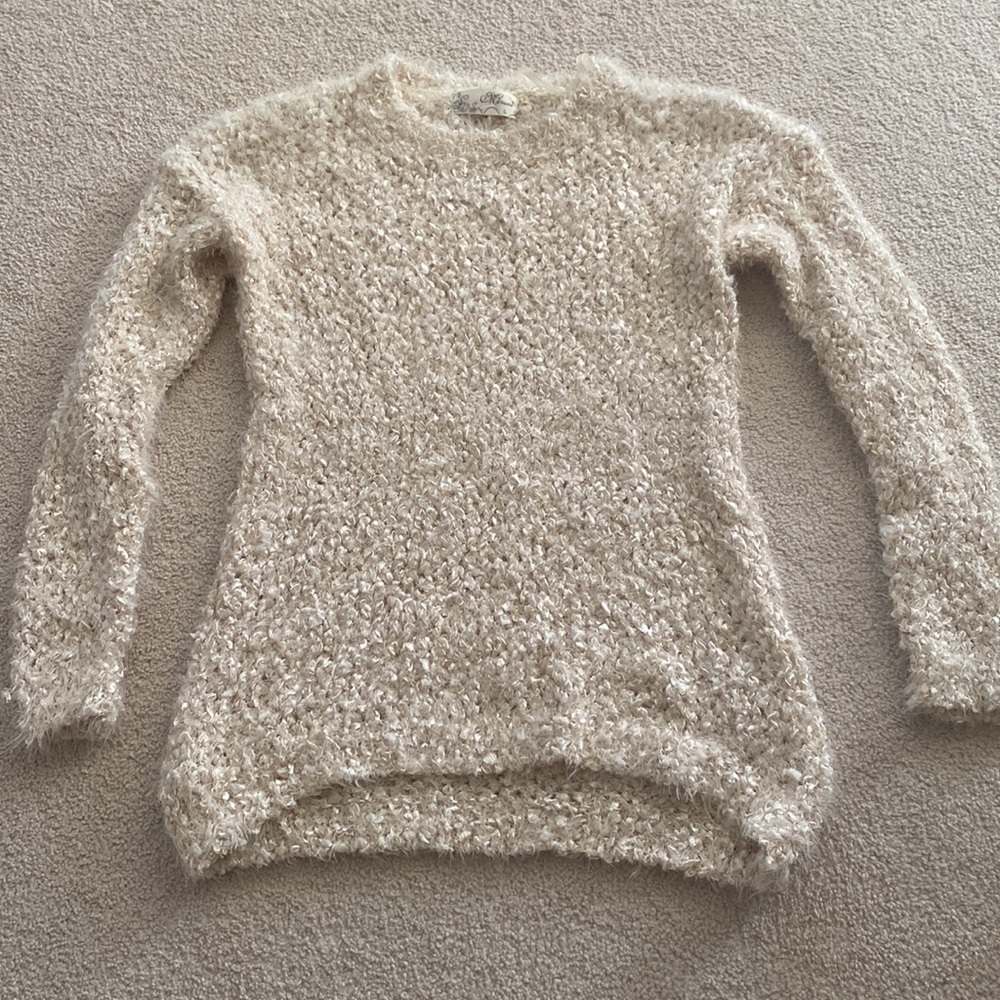 Ivory never worn bread soft sweater - Picture 3 of 4
